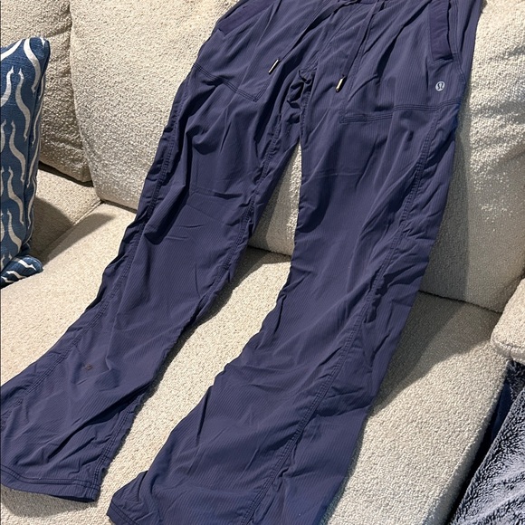 Women's baggy light weight material pants. - Picture 1 of 5